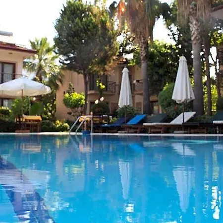 فندق Nirvana 4*